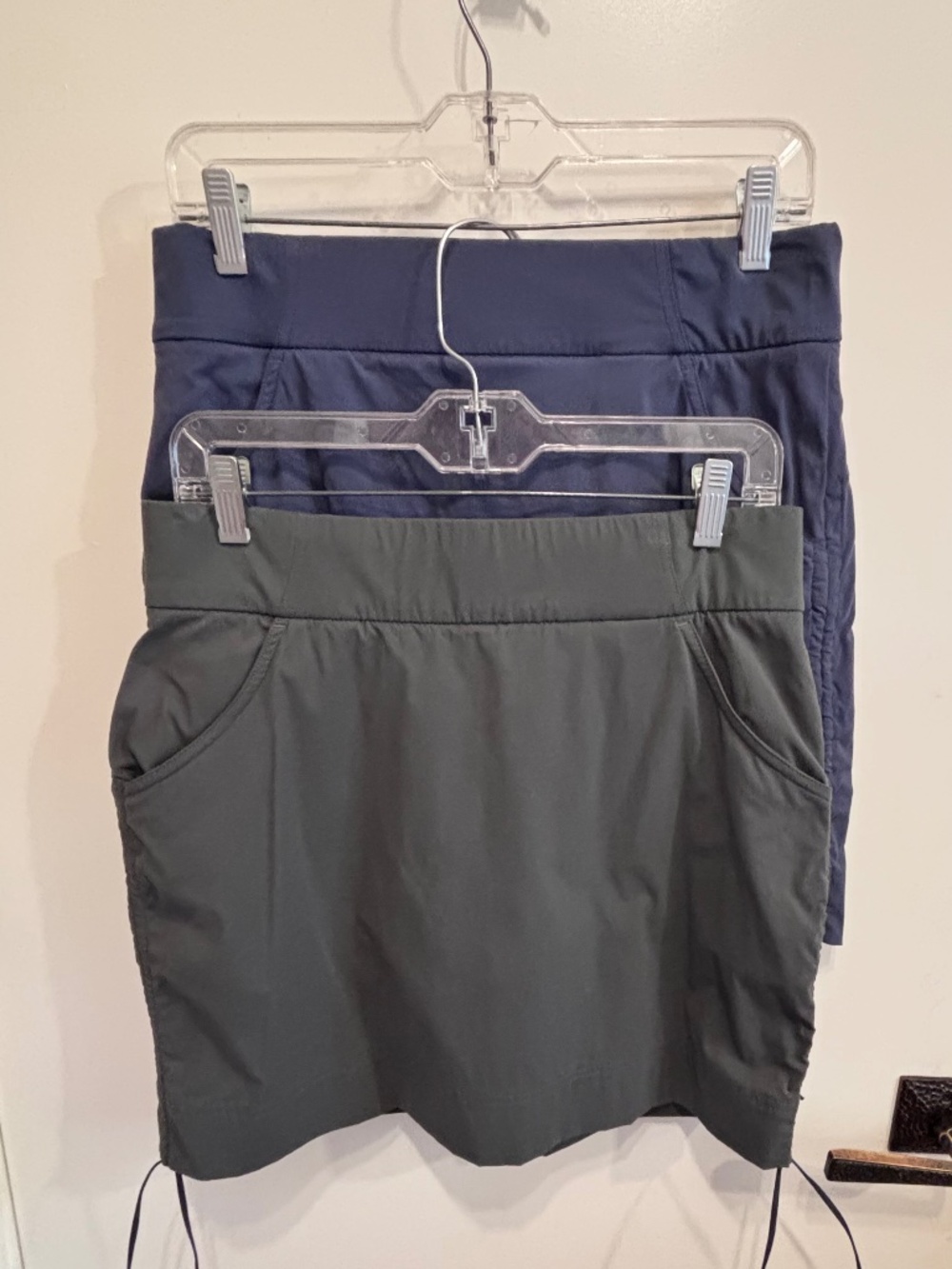 Lot two Columbia Sportswear Skorts-size M